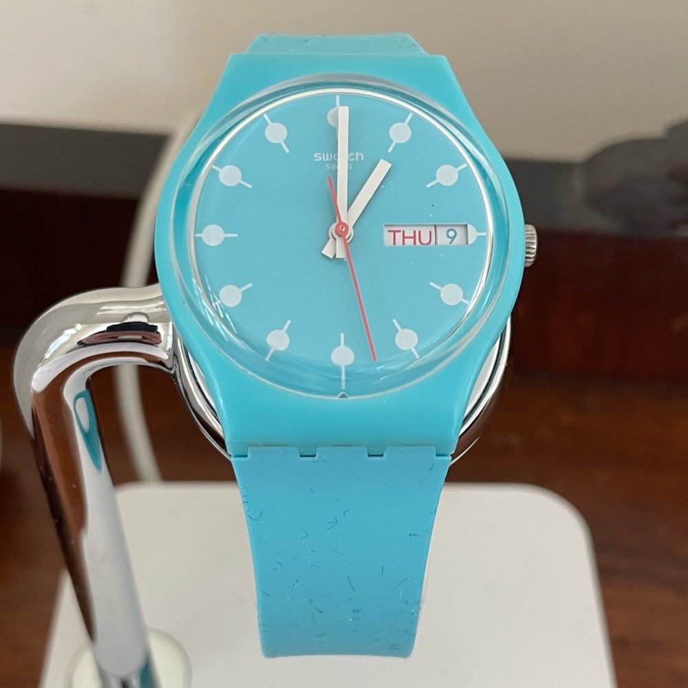 Swatch bright blue watch with silicone strap & fresh battery